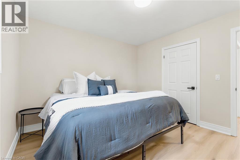 1553 NEWLANDS Crescent - 15