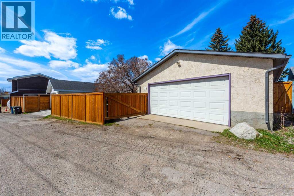 16 Rundleson Way NE - 45