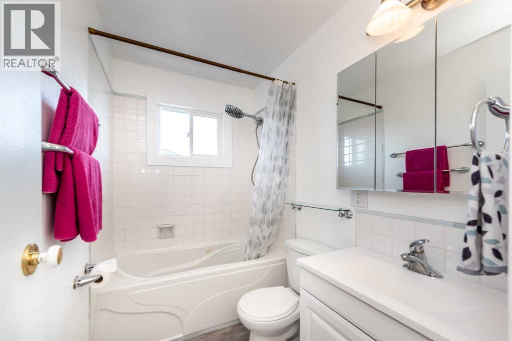 16 Rundleson Way NE - 24