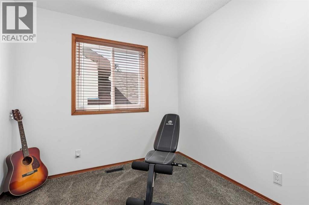 672 Macewan Drive NW - 16