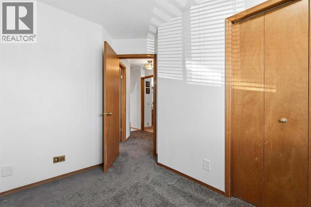672 Macewan Drive NW - 17