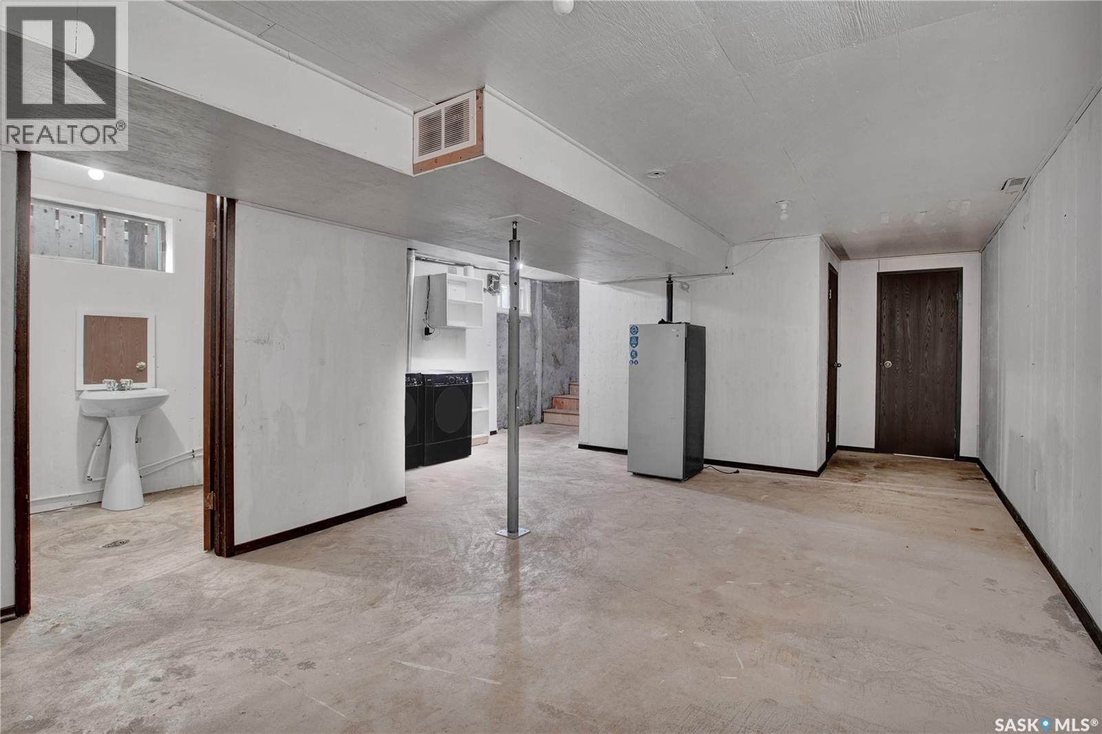 220 N AVENUE S - 12
