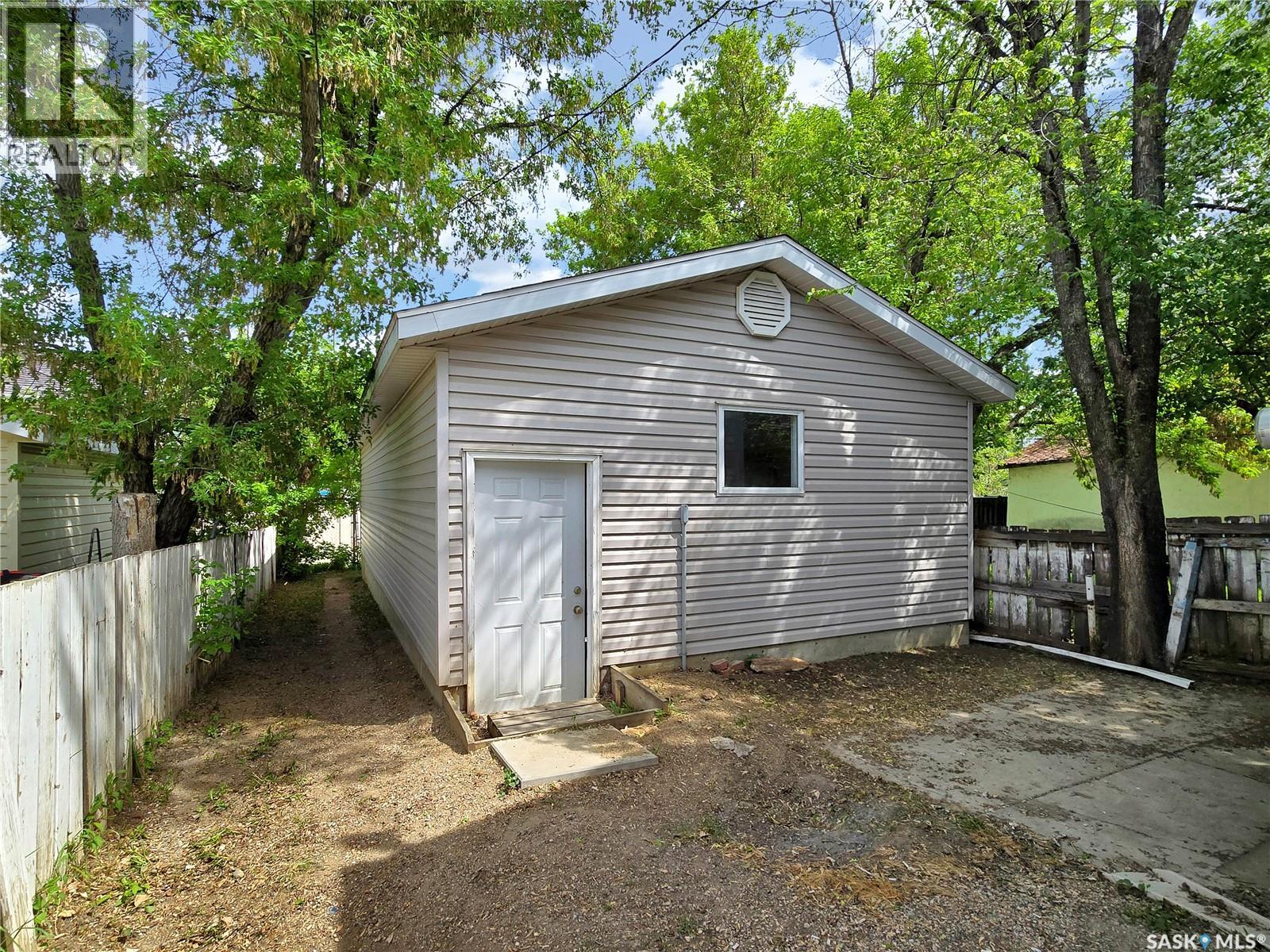 220 N AVENUE S - 18