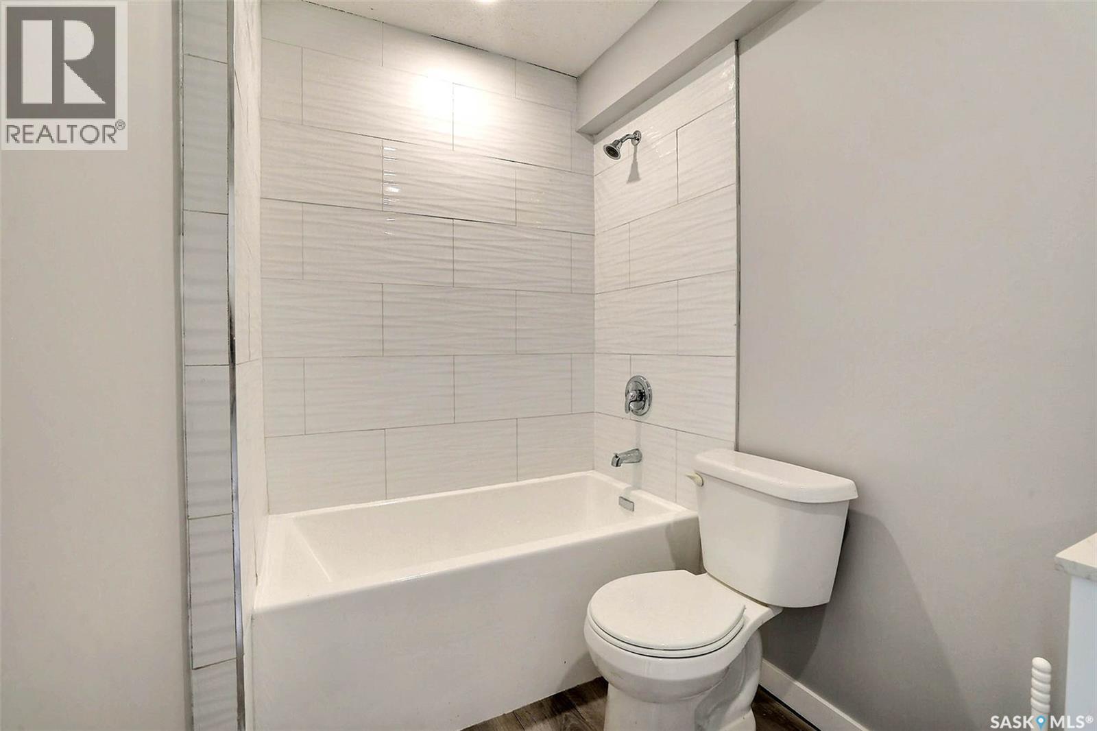 #650 Robinson STREET - 12