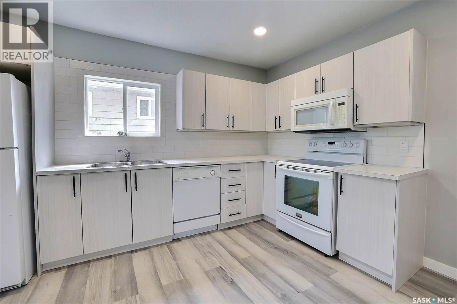 #650 Robinson STREET - Image 2