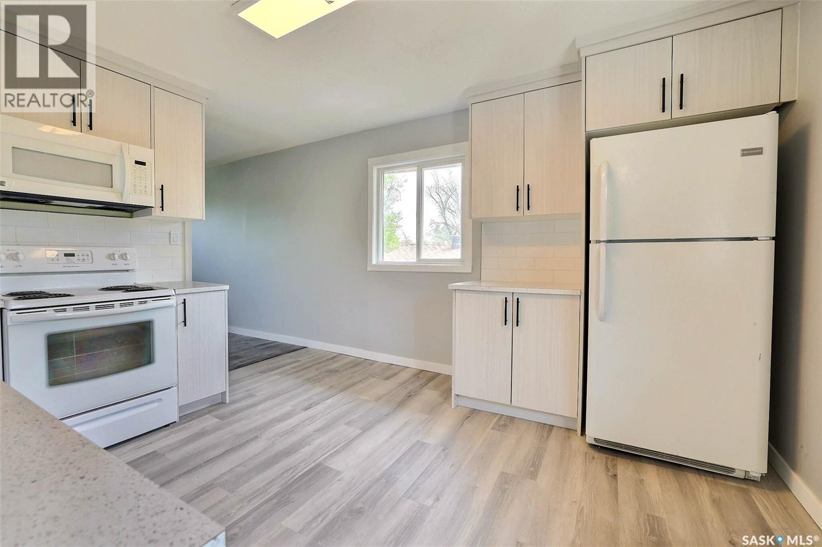 #650 Robinson STREET - 23
