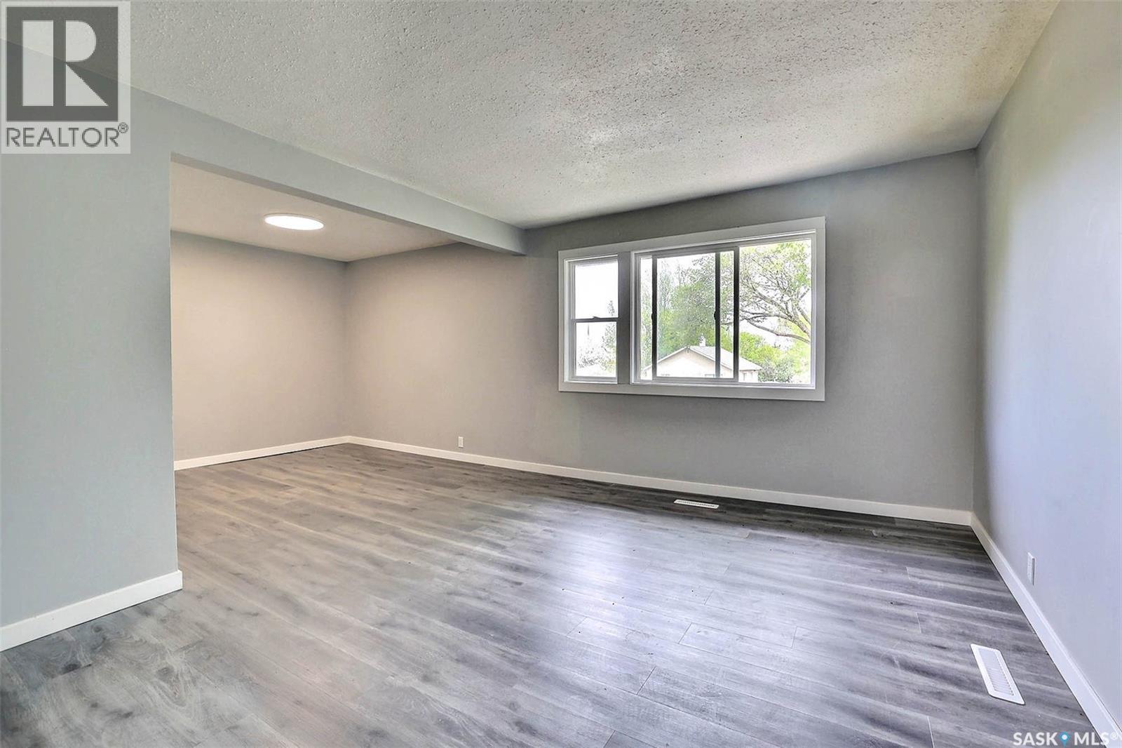 #650 Robinson STREET - 24