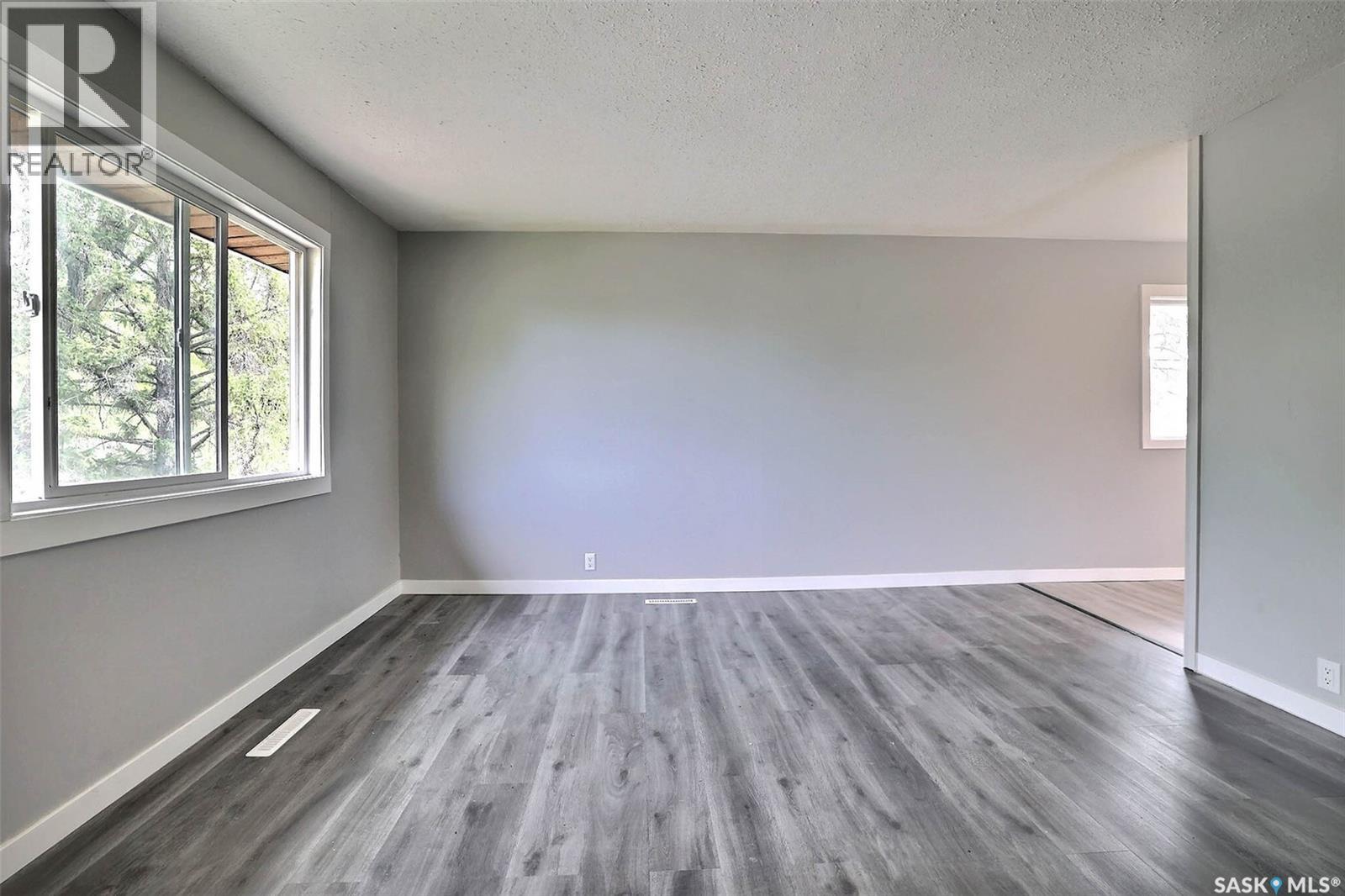 #650 Robinson STREET - 25