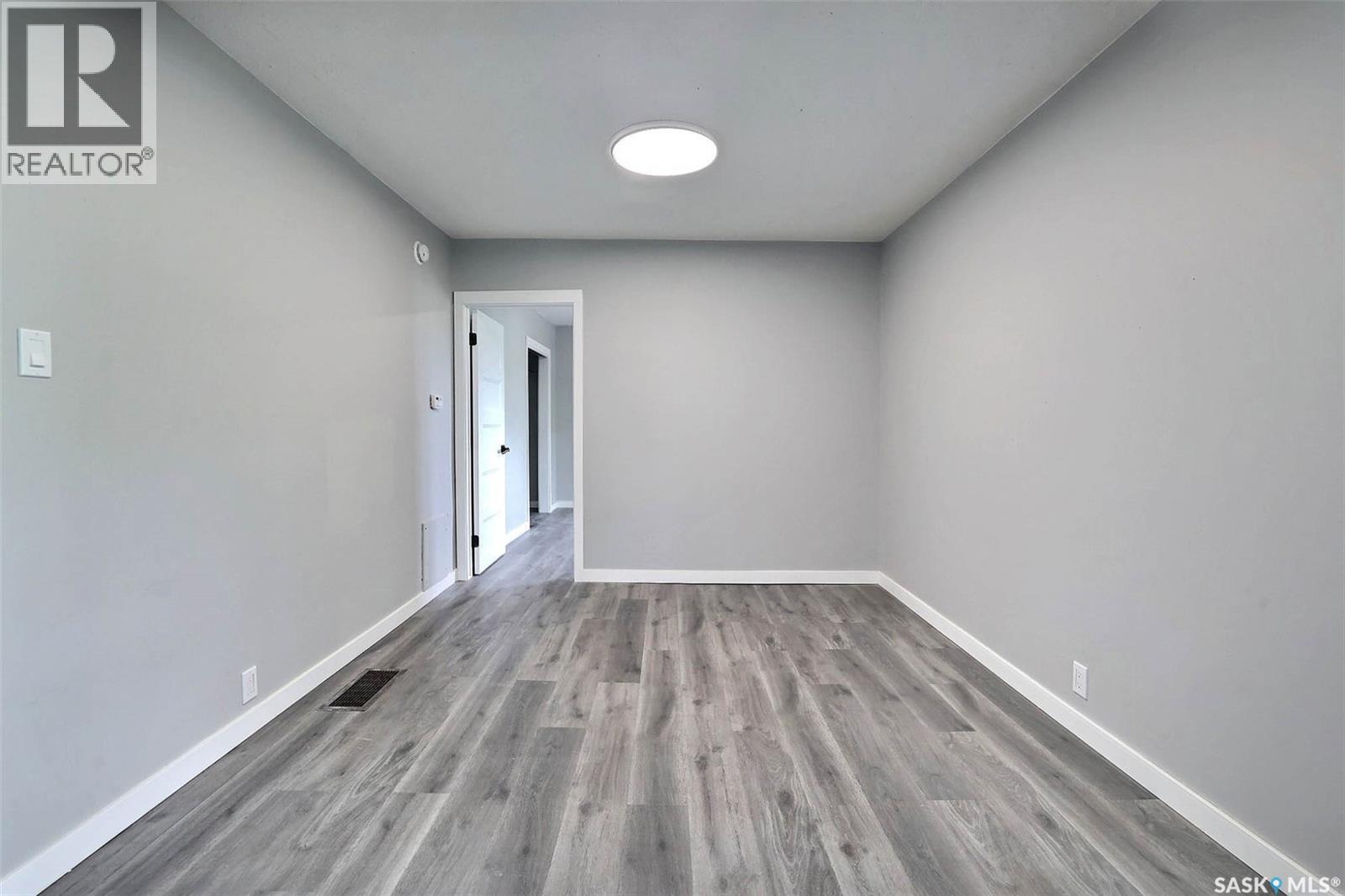#650 Robinson STREET - 26
