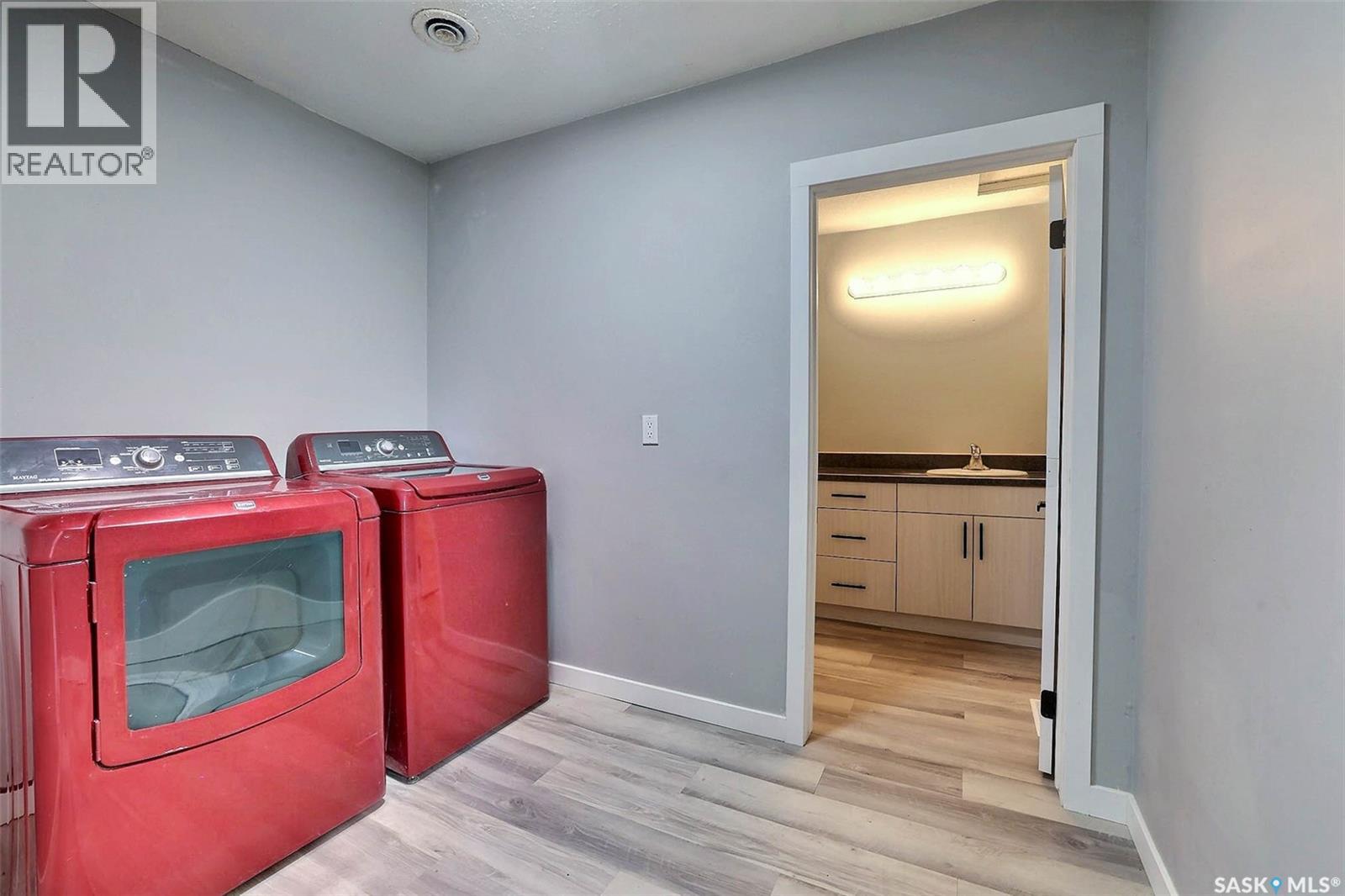#650 Robinson STREET - 30