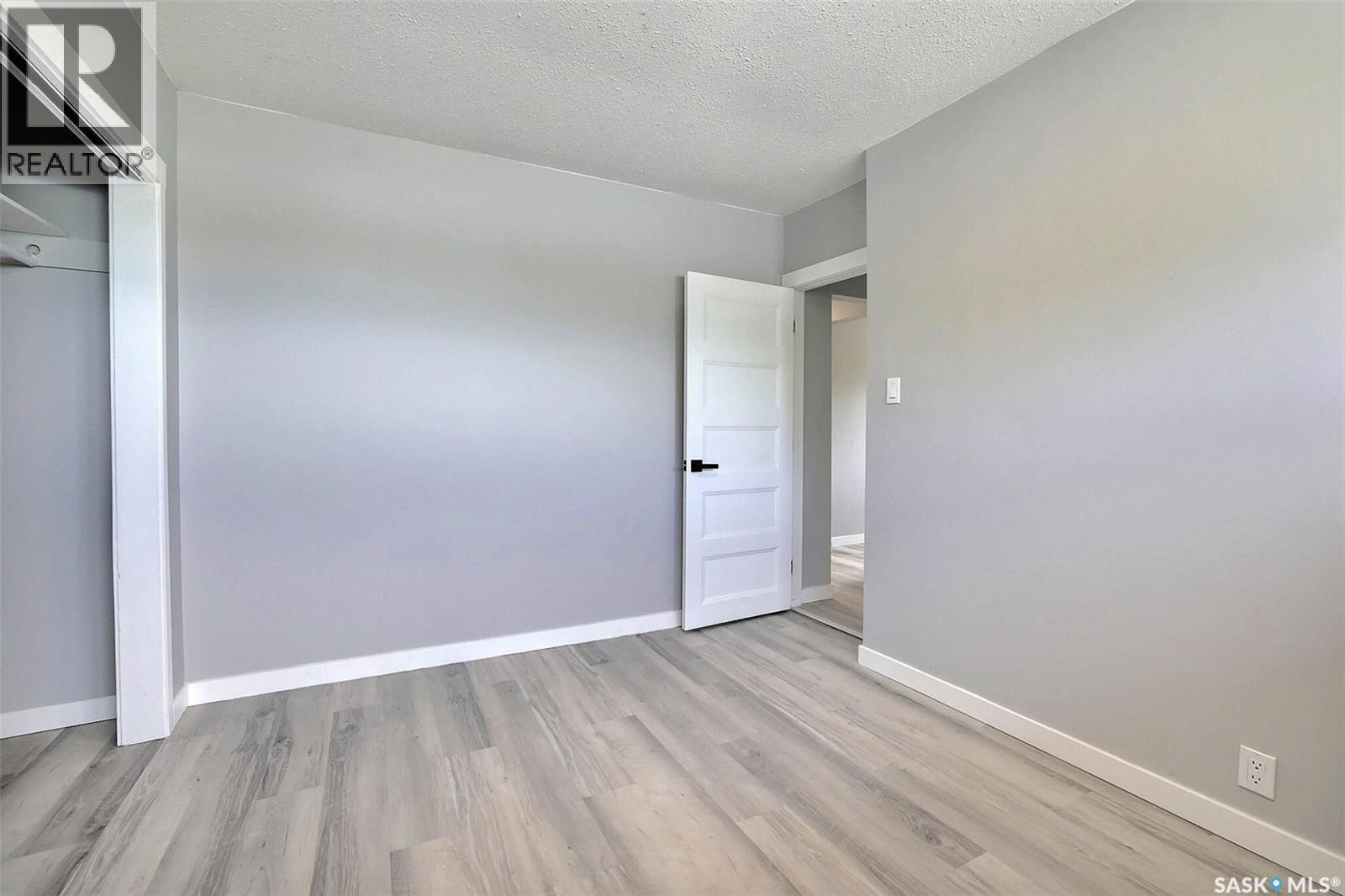 #650 Robinson STREET - 34