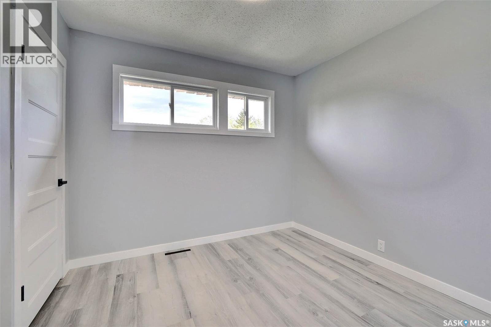 #650 Robinson STREET - 35