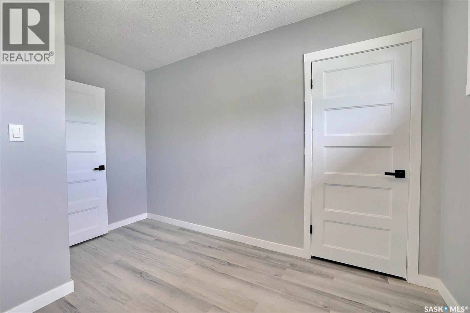 #650 Robinson STREET - 36