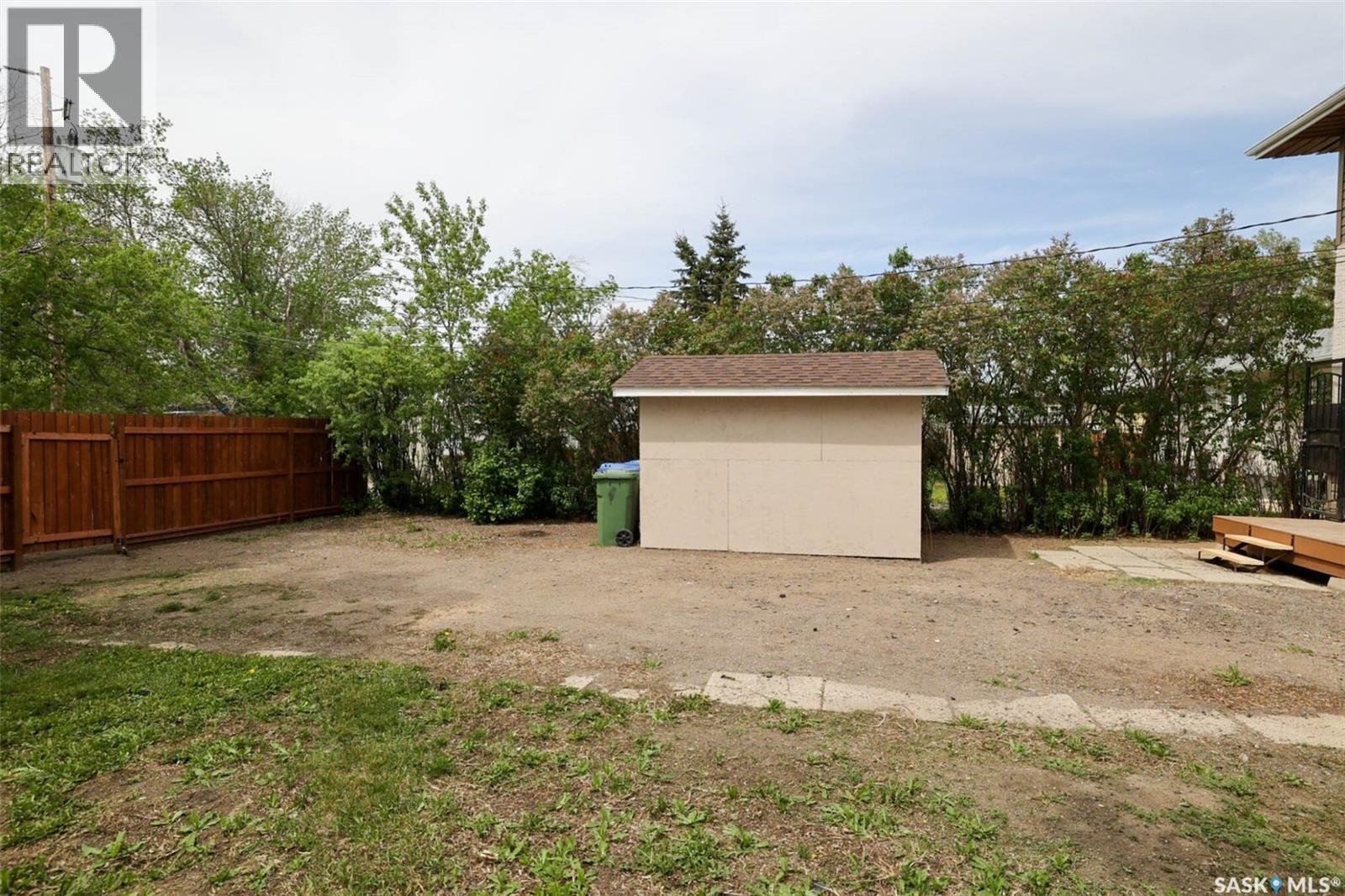 #650 Robinson STREET - 39