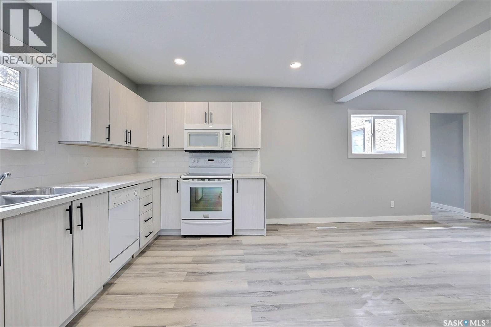 #650 Robinson STREET - 4