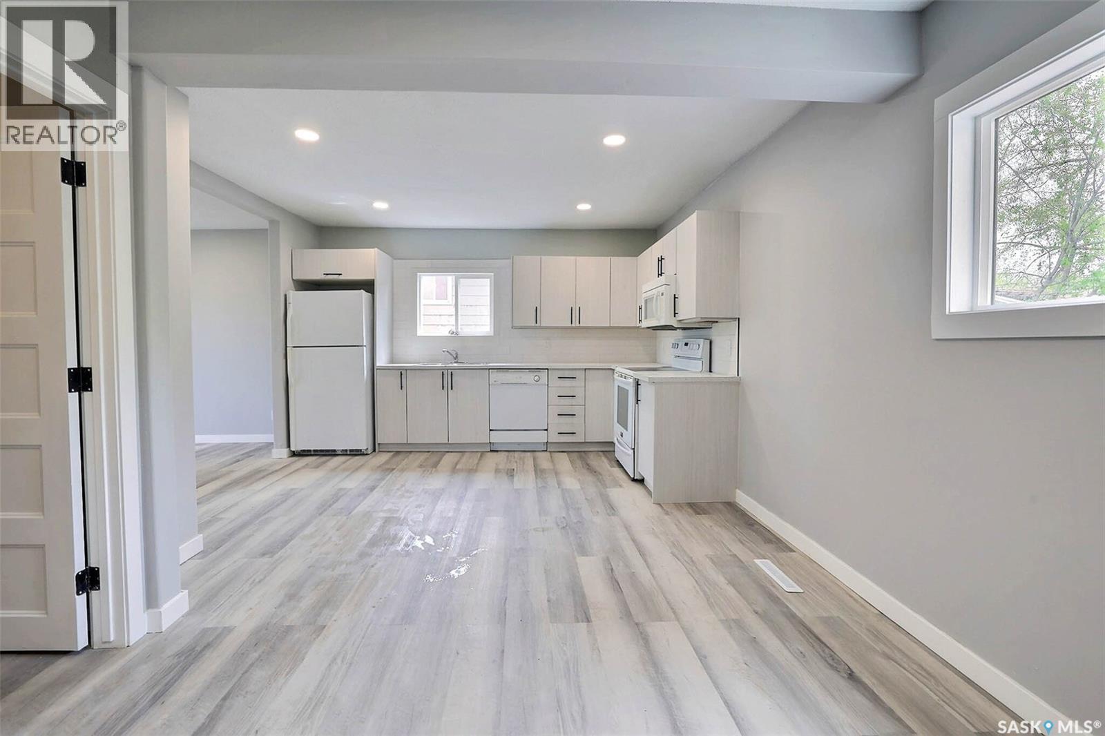 #650 Robinson STREET - 5