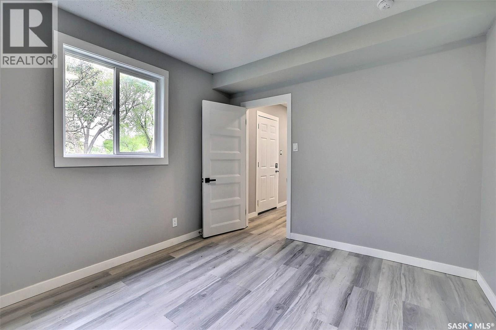 #650 Robinson STREET - 9