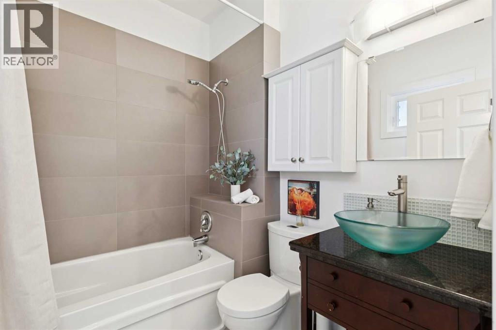 329 10A Street NW - 18