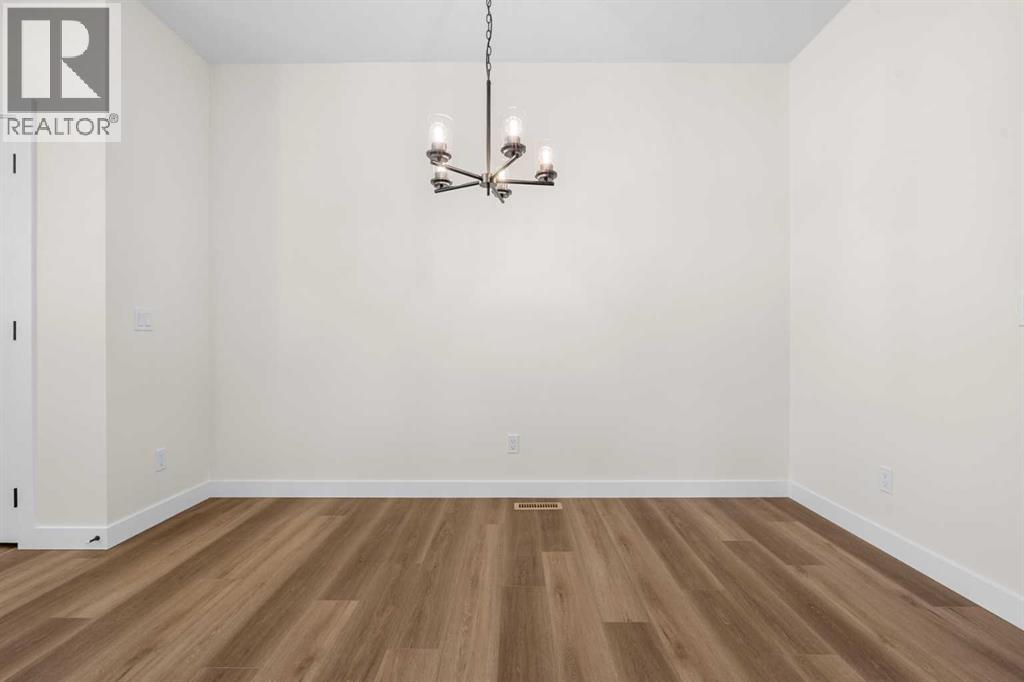 568 Buffaloberry Manor SE - 11