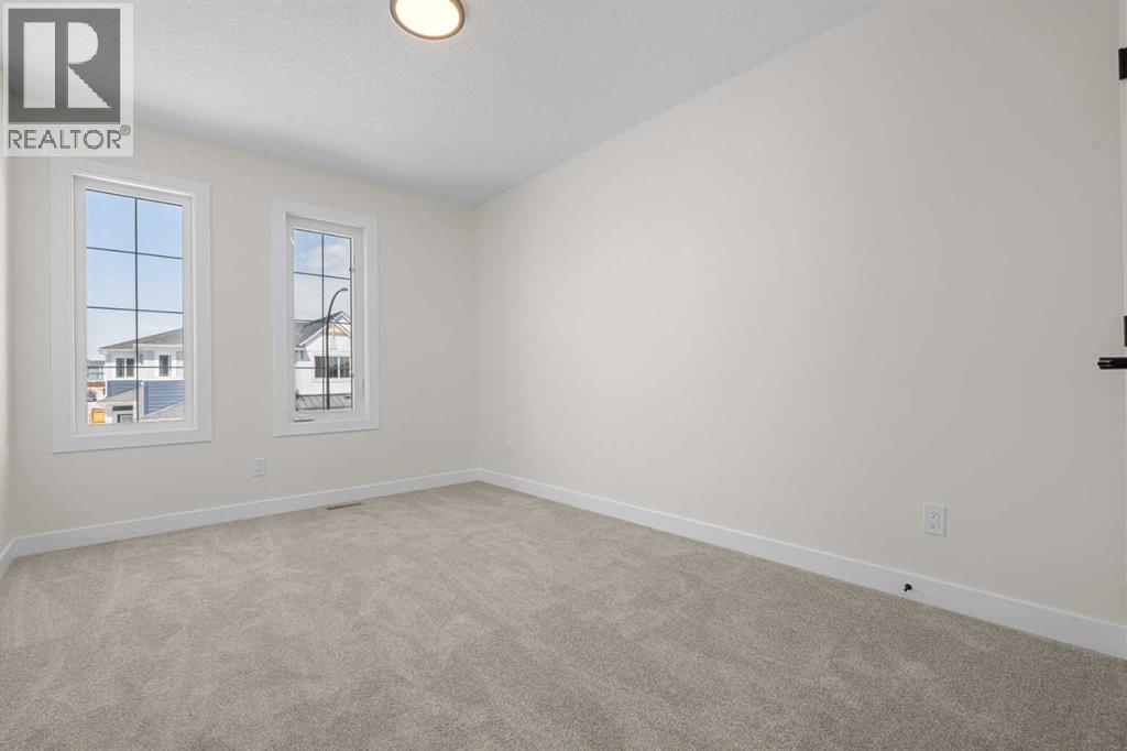 568 Buffaloberry Manor SE - 30