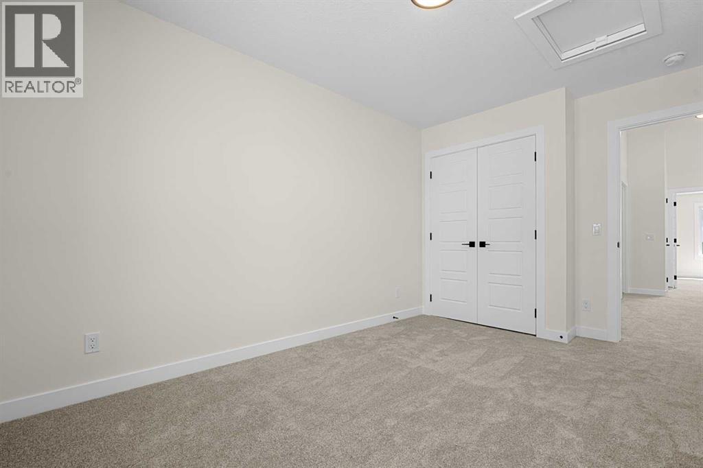 568 Buffaloberry Manor SE - 32