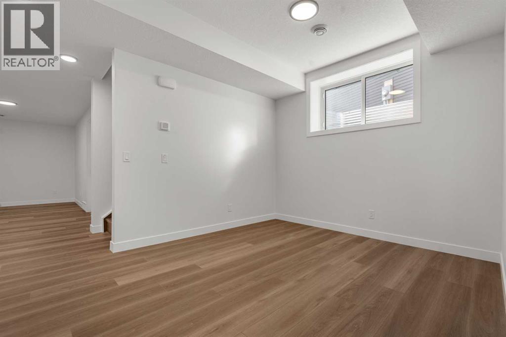 568 Buffaloberry Manor SE - 33
