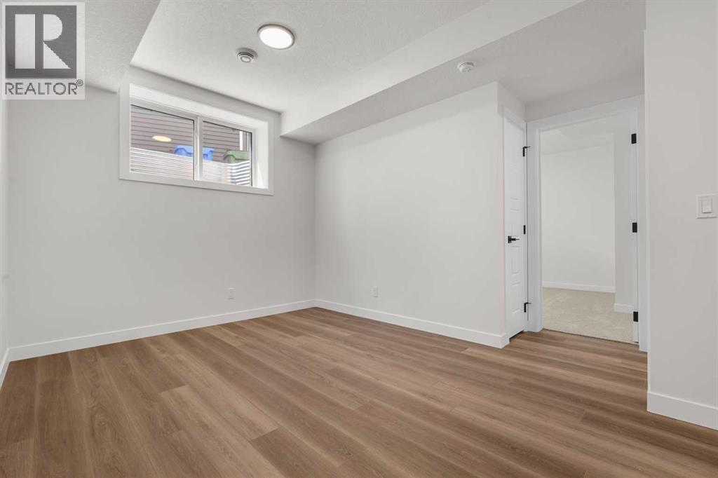 568 Buffaloberry Manor SE - 35