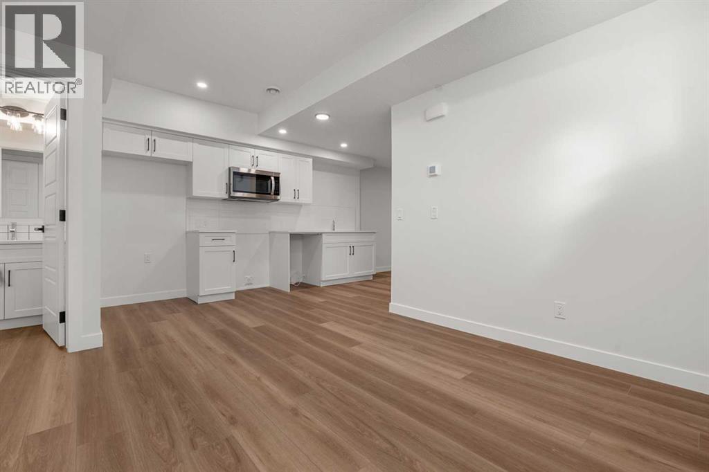 568 Buffaloberry Manor SE - 39