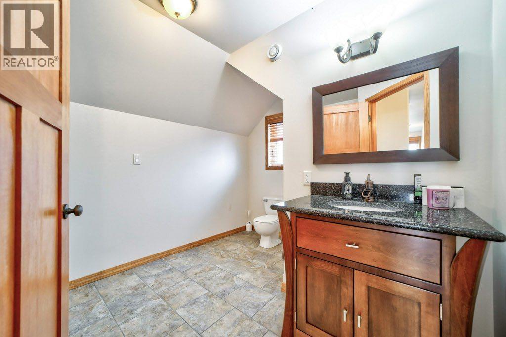 2222 TWP RD 7-5 - 29
