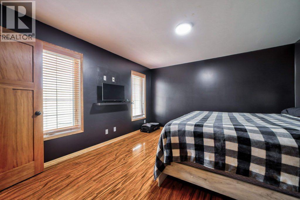 2222 TWP RD 7-5 - 20