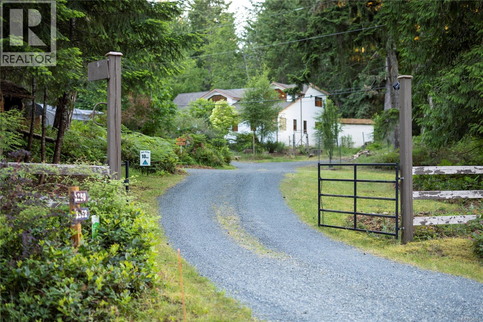 1352 Englishman River Rd - 11