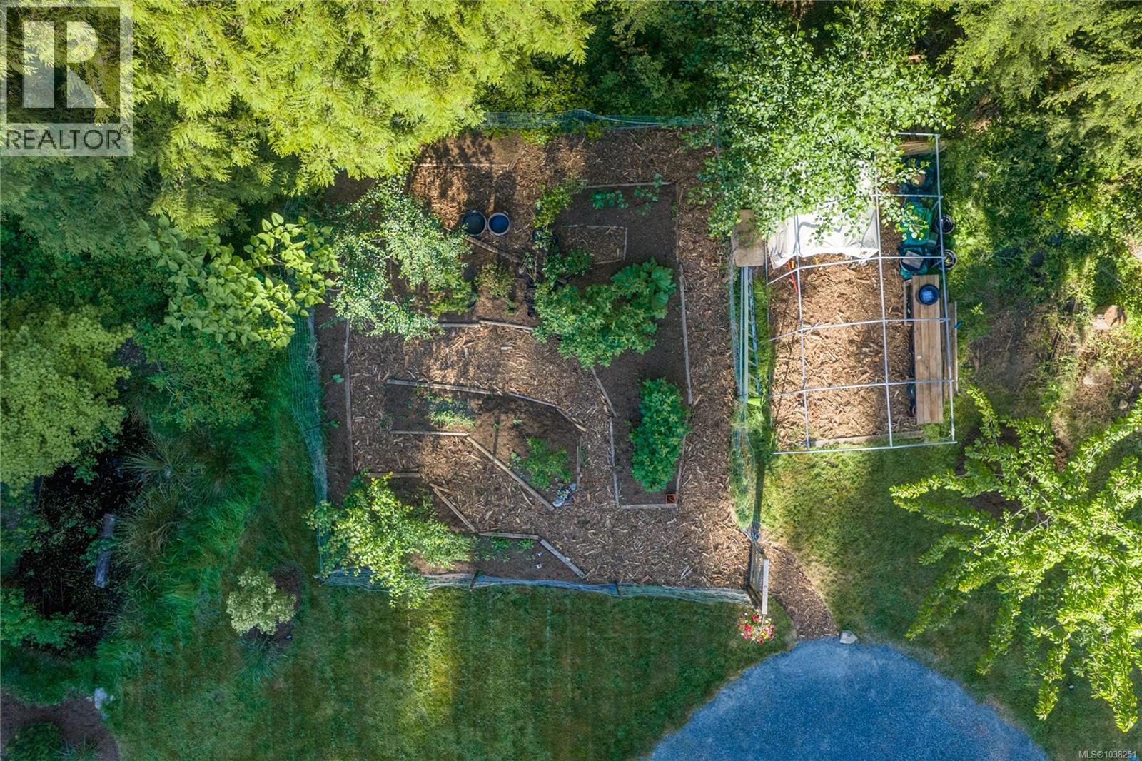 1352 Englishman River Rd - 56