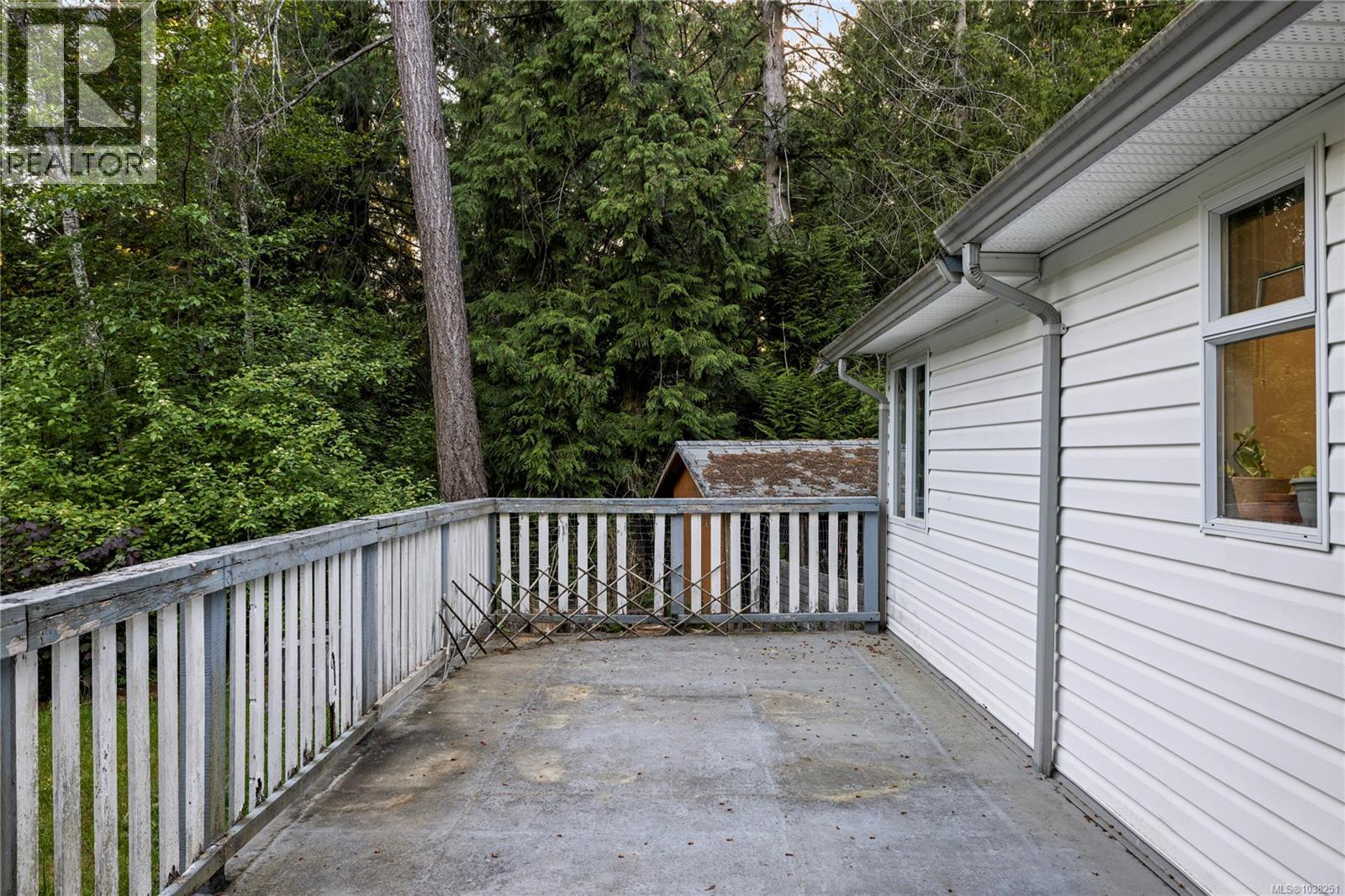 1352 Englishman River Rd - 49