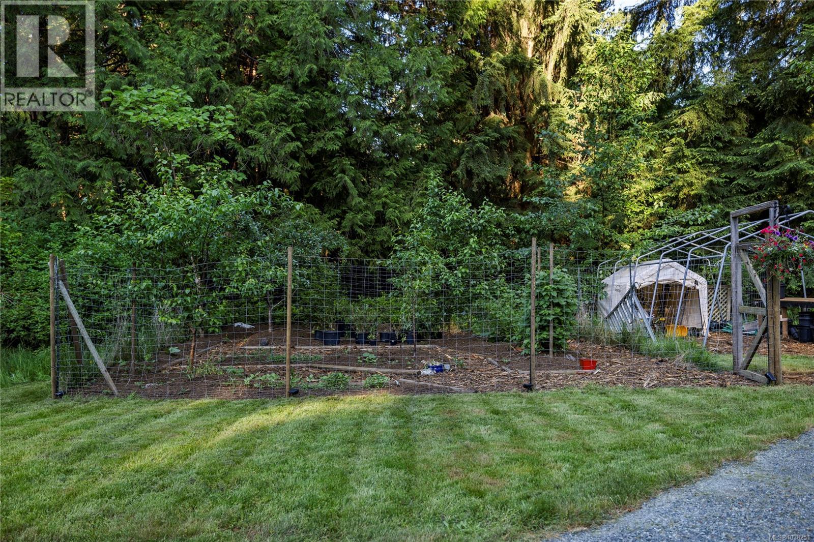 1352 Englishman River Rd - 61