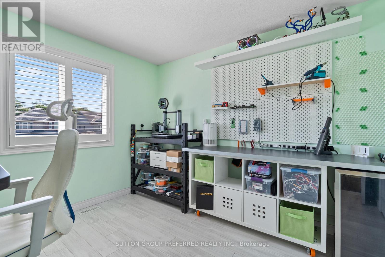 1076 SILVERFOX DRIVE - 27