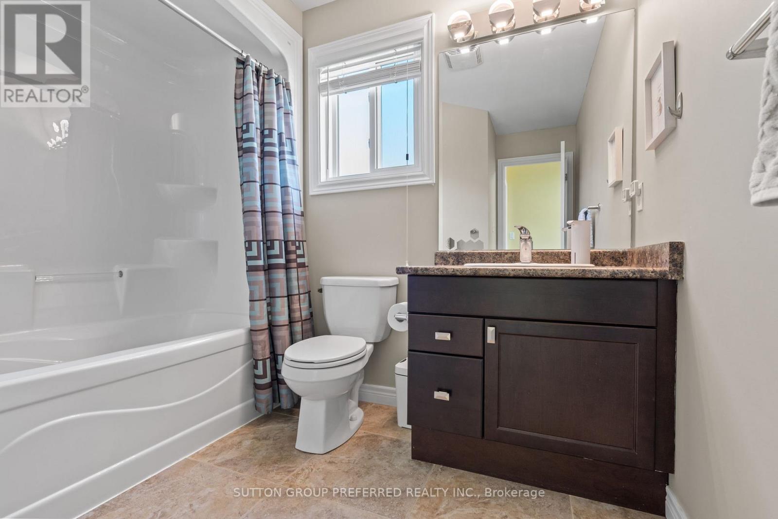 1076 SILVERFOX DRIVE - 29