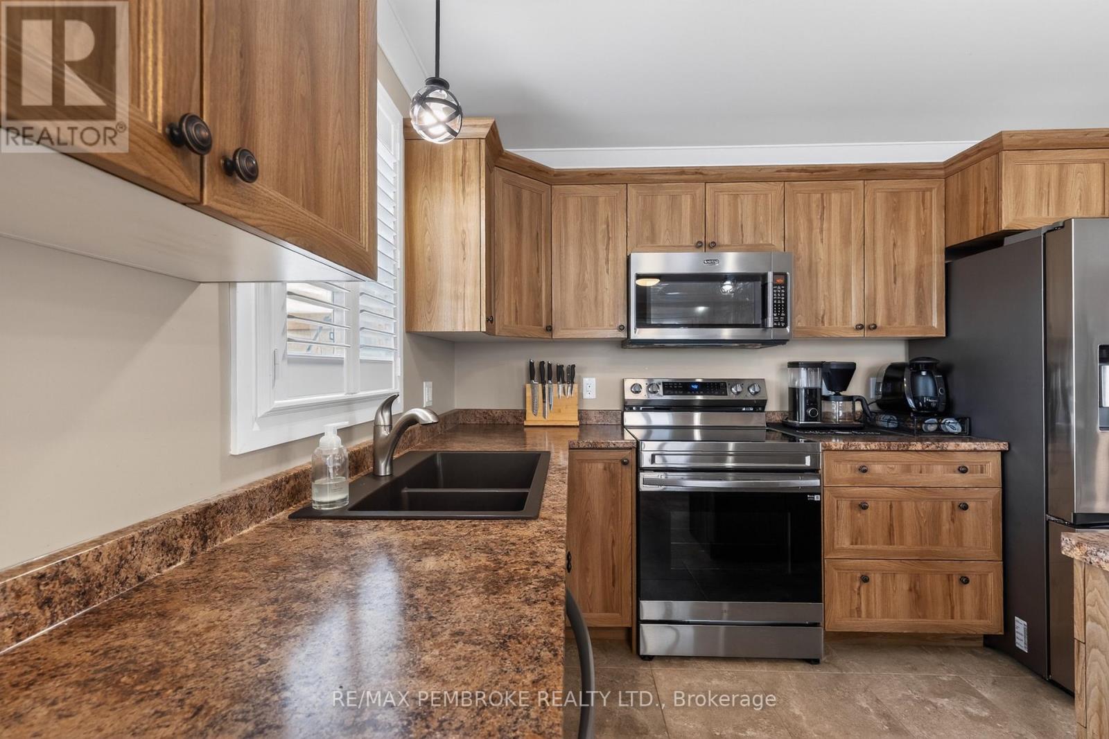 27 TERRANCE DRIVE - 10