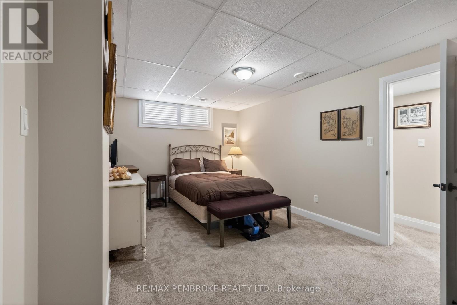 27 TERRANCE DRIVE - 26