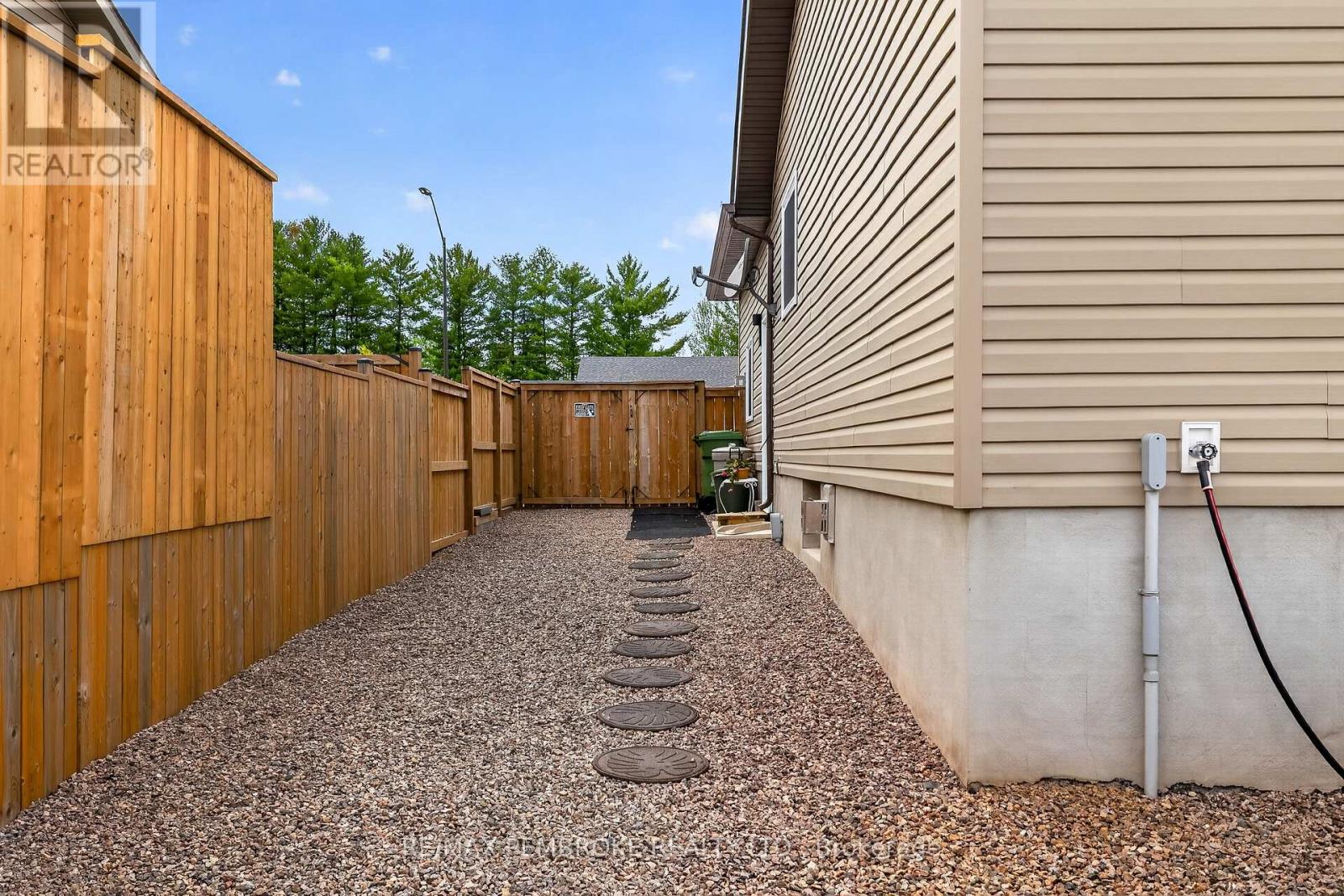 27 TERRANCE DRIVE - 29