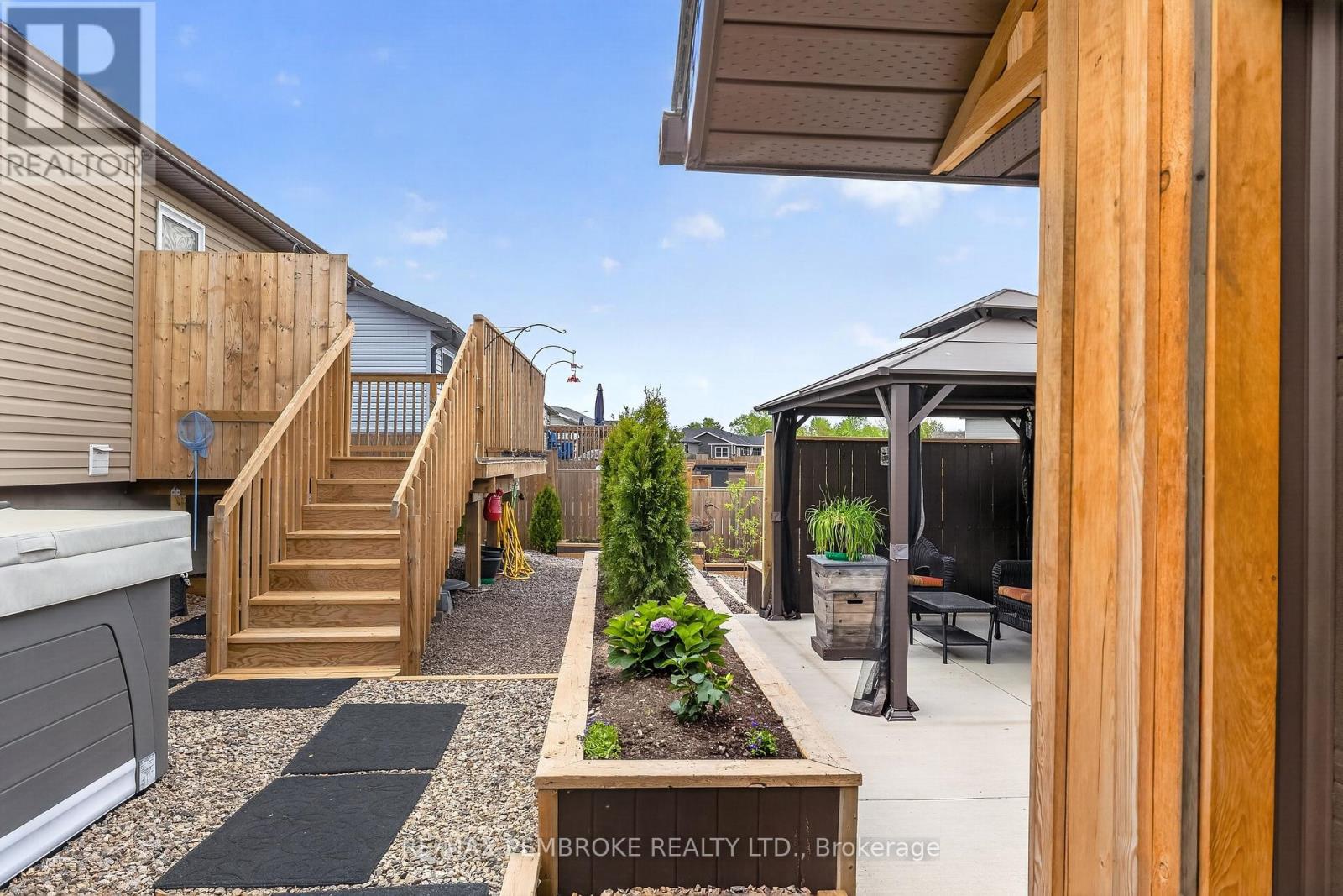 27 TERRANCE DRIVE - 32