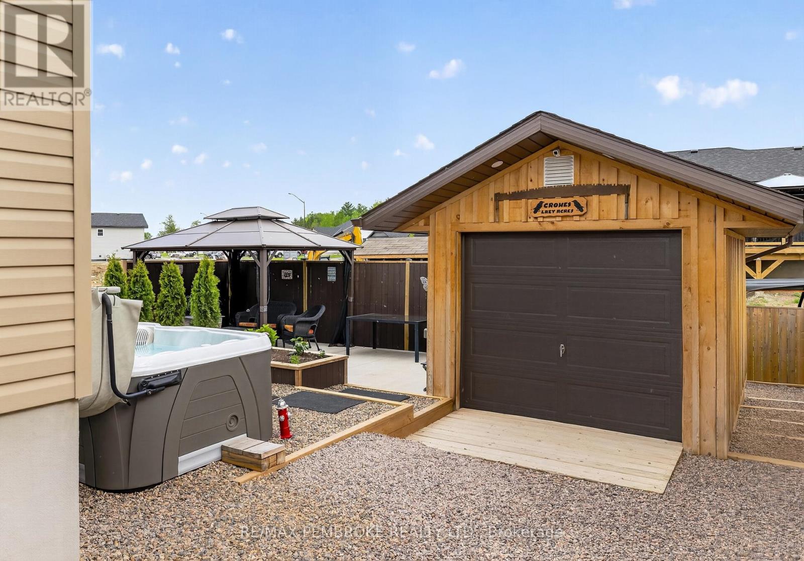 27 TERRANCE DRIVE - 35
