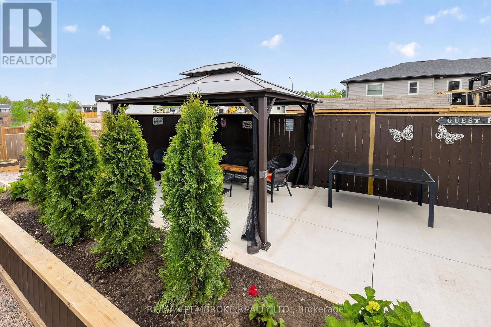 27 TERRANCE DRIVE - 39