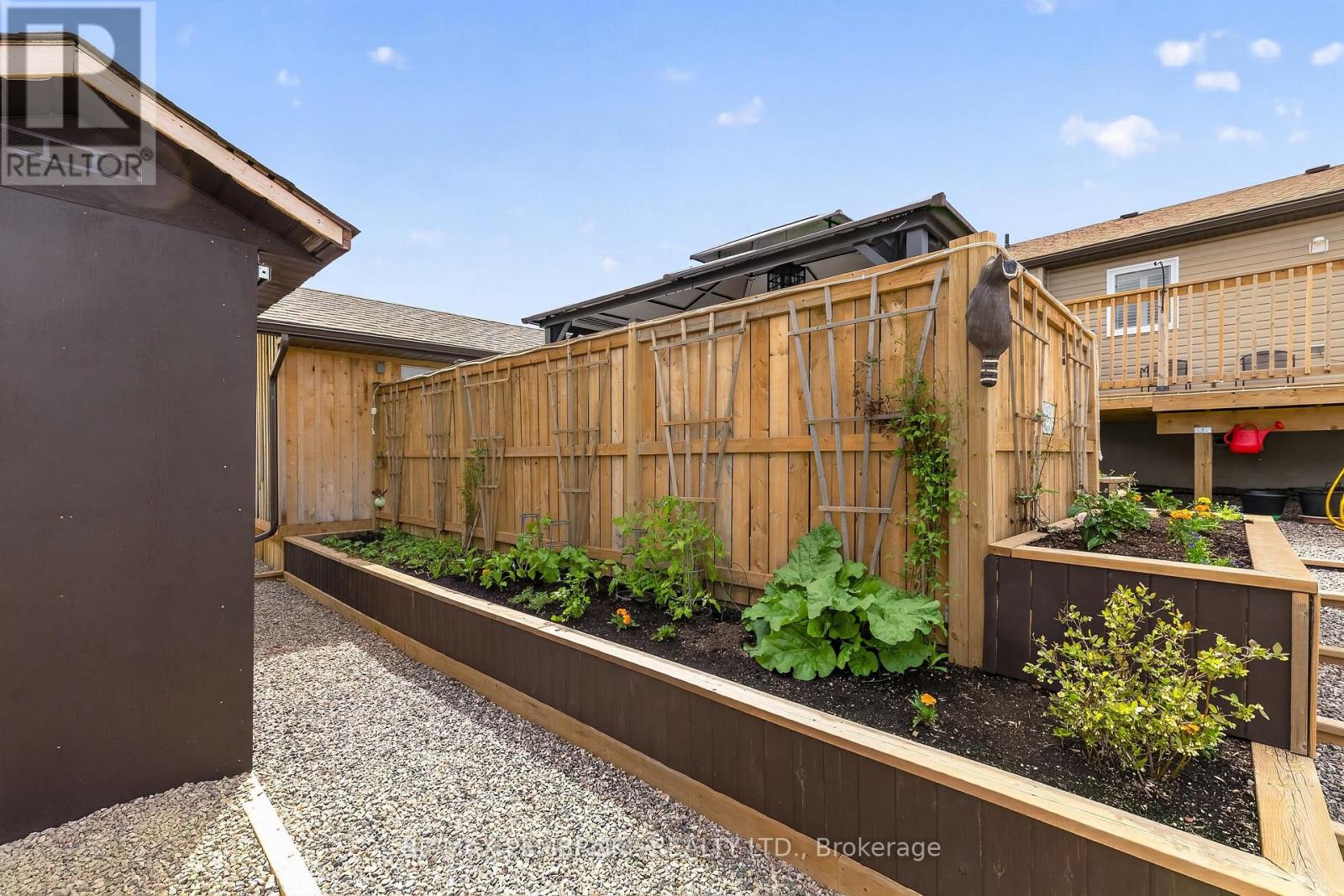 27 TERRANCE DRIVE - 42