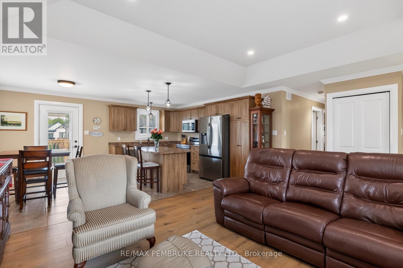 27 TERRANCE DRIVE - 5