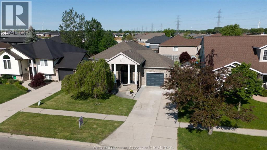 121 Queen STREET South - 2