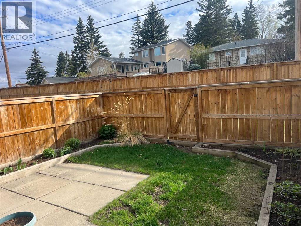 #32 5019 46 Avenue SW - 22