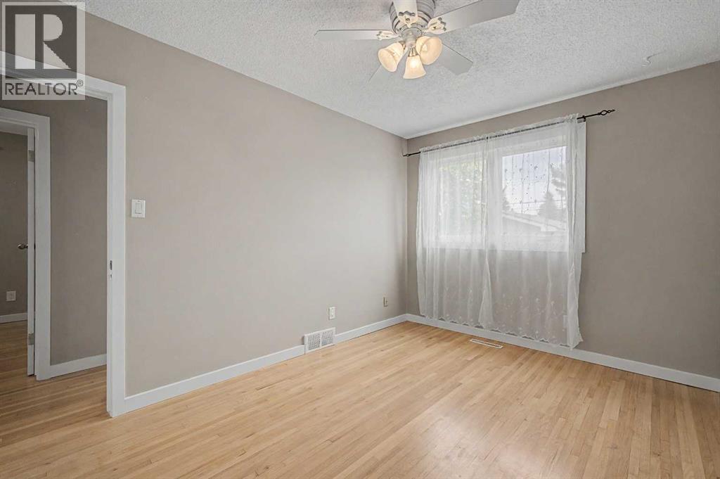 6322 37 Street SW - 13