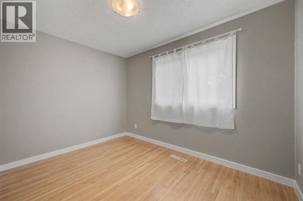 6322 37 Street SW - 15