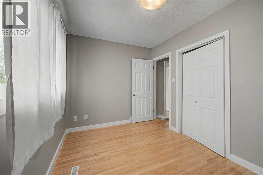 6322 37 Street SW - 17