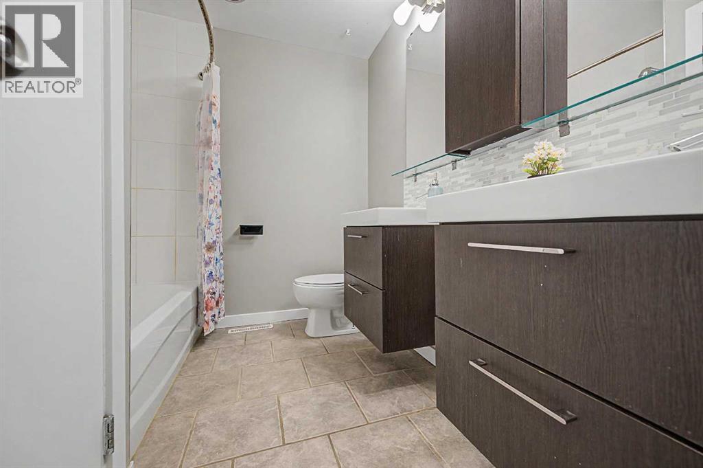 6322 37 Street SW - 18